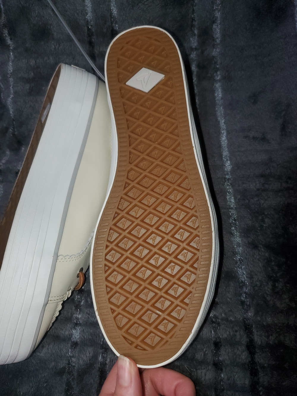 Crest Wave Sneaker Womens 9w View 4